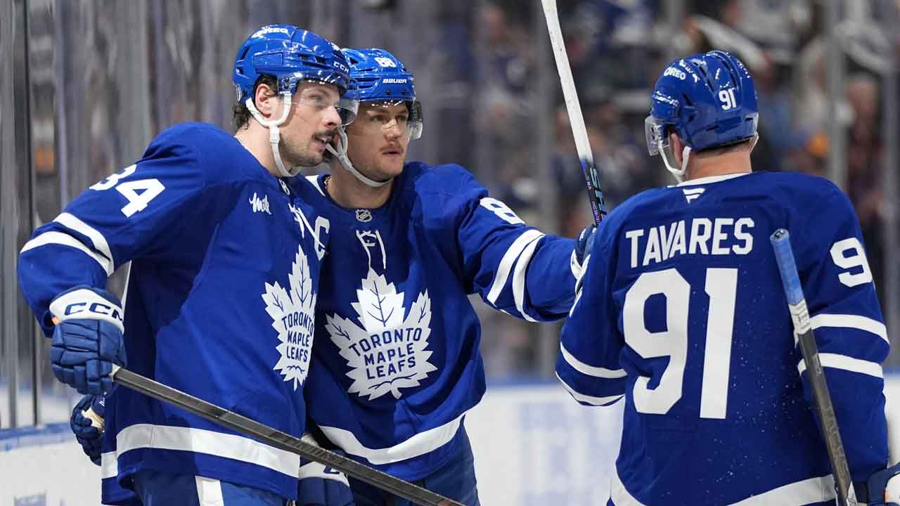 Maple Leafs outclass inexperienced, undisciplined Senators in Game 1